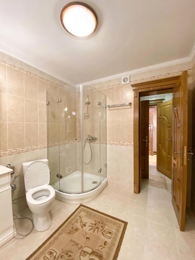 Петрос Family Hotel Γιαρέμτσε Εξωτερικό φωτογραφία