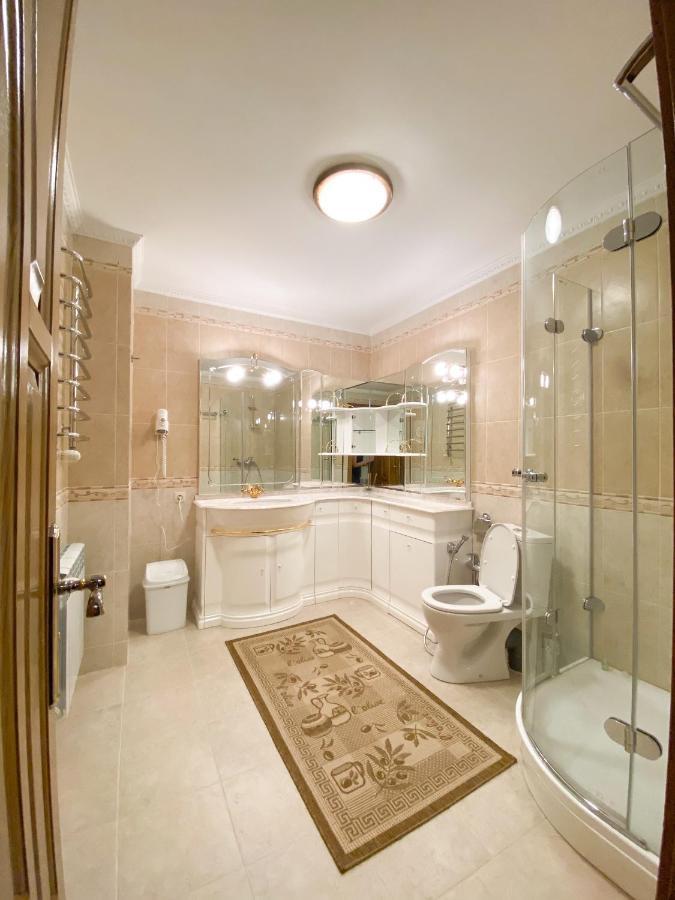 Петрос Family Hotel Γιαρέμτσε Εξωτερικό φωτογραφία