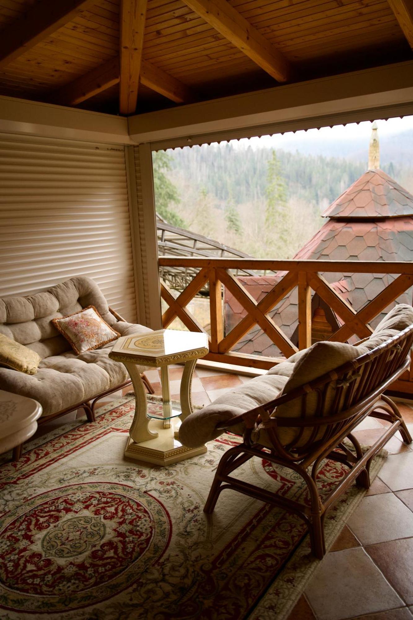 Петрос Family Hotel Γιαρέμτσε Εξωτερικό φωτογραφία